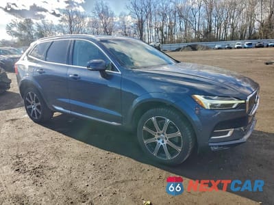 Czwarte zdjęcie samochodu z boku: 2018 VOLVO XC60 T6 INSCRIPTION VIN:YV4A22RL6J1030619 - miniatura