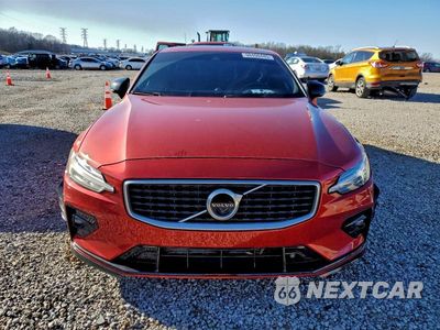 Piąte zdjęcie samochodu w środku: 2019 VOLVO S60 T6 R-DESIGN VIN:7JRA22TM6KG000458 - miniatura