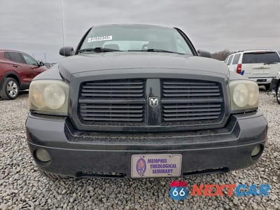 Piąte zdjęcie samochodu w środku: 2006 DODGE DAKOTA QUAD SLT VIN:1D7HE48KX6S664116 - miniatura