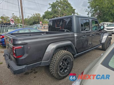 Czwarte zdjęcie samochodu z boku: 2024 JEEP GLADIATOR SPORT VIN:1C6HJTAG2RL117109 - miniatura