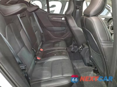Zdjęcie 11 z 14 samochodu: 2025 VOLVO XC40 CORE VIN:YV4L12UJ5S2576650 - miniatura