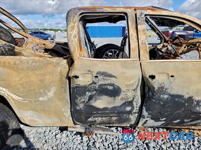 Zdjęcie 10 z 11 samochodu: 2015 GMC SIERRA K1500 SLE VIN:1GTV2UEH8FZ355346 - miniatura