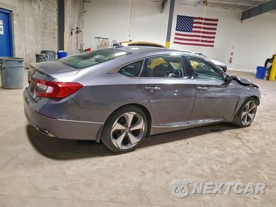 Trzecie zdjęcie samochodu z tyłu: 2018 HONDA ACCORD TOURING VIN:1HGCV2F91JA038298 - miniatura