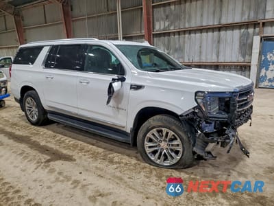 Czwarte zdjęcie samochodu z boku: 2022 GMC YUKON XL C1500 SLT VIN:1GKS1GKDXNR205511 - miniatura