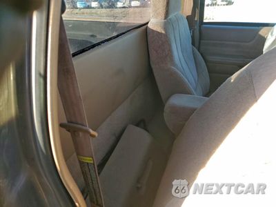 Zdjęcie 10 z 14 samochodu: 2000 GMC SONOMA VIN:1GTCS1450YK242967 - miniatura