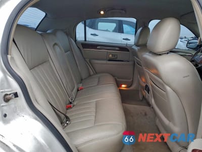 Zdjęcie 10 z 14 samochodu: 2004 LINCOLN TOWN CAR EXECUTIVE VIN:1LNHM81W54Y623707 - miniatura
