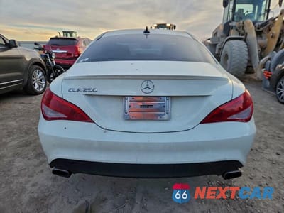 Zdjęcie 6 z 12 samochodu: 2014 MERCEDES BENZ CLA 250 VIN:WDDSJ4EB1EN158189 - miniatura