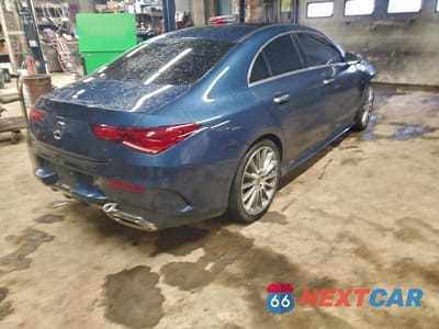 Trzecie zdjęcie samochodu z tyłu: 2023 MERCEDES-BENZ CLA 250 4MATIC VIN:W1K5J4HB1PN389900 - miniatura