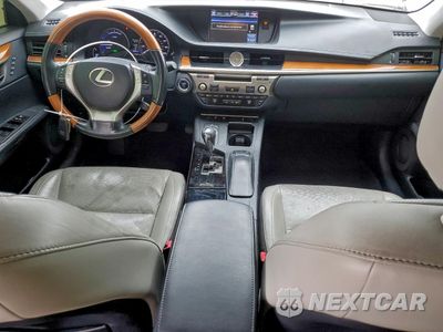 Zdjęcie 8 z 13 samochodu: 2013 LEXUS ES 300H VIN:JTHBW1GG9D2008042 - miniatura