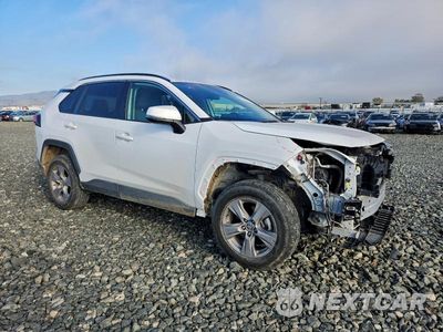 Czwarte zdjęcie samochodu z boku: 2024 TOYOTA RAV4 XLE VIN:2T3P1RFV6RC425770 - miniatura