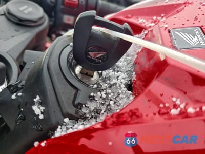 Zdjęcie 8 z 9 samochodu: 2024 HONDA CBR650 R VIN:MLHRH1552R5000492 - miniatura