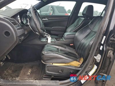 Zdjęcie 7 z 11 samochodu: 2013 CHRYSLER 300 S VIN:2C3CCABG0DH621782 - miniatura