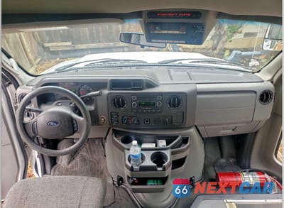 Zdjęcie 9 z 10 samochodu: 2015 FORD ECONOLINE E450 SUPER DUTY CUTAWAY VAN VIN:1FDFE4FS3FDA28027 - miniatura