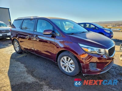 Czwarte zdjęcie samochodu z boku: 2017 KIA SEDONA LX VIN:KNDMB5C19H6333383 - miniatura