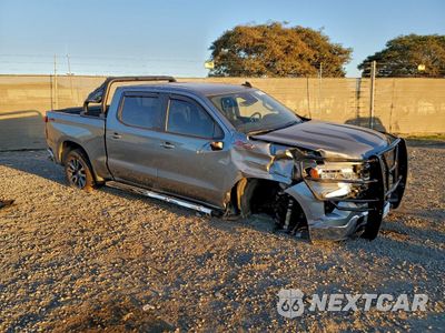 Czwarte zdjęcie samochodu z boku: 2023 CHEVROLET SILVERADO K1500 LT VIN:2GCUDDED8P1123214 - miniatura