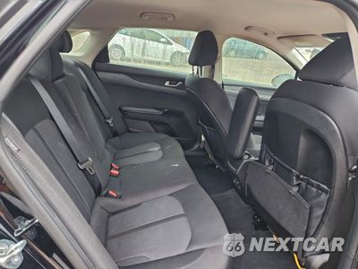 Zdjęcie 10 z 14 samochodu: 2023 KIA K5 LXS VIN:5XXG14J25PG209858 - miniatura