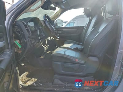 Zdjęcie 7 z 13 samochodu: 2019 RAM 3500 VIN:3C7WRTAL8KG553118 - miniatura