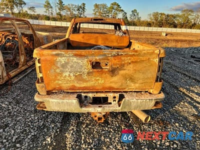 Zdjęcie 6 z 11 samochodu: 2018 GMC SIERRA K2500 HEAVY DUTY VIN:1GT12REY4JF196329 - miniatura