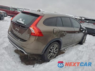 Trzecie zdjęcie samochodu z tyłu: 2017 VOLVO V60 CROSS COUNTRY PLATINUM VIN:YV440MWMXH1032413 - miniatura