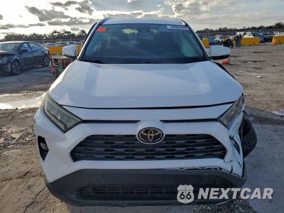 Piąte zdjęcie samochodu w środku: 2020 TOYOTA RAV4 XLE VIN:2T3W1RFV3LW060305 - miniatura