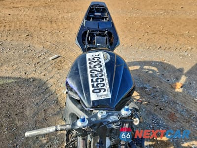 Piąte zdjęcie samochodu w środku: 2005 YAMAHA YZFR6 L VIN:JYARJ06E85A020453 - miniatura