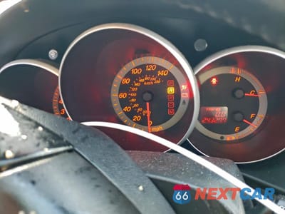 Zdjęcie 9 z 14 samochodu: 2006 MAZDA 3 HATCHBACK VIN:JM1BK343361411310 - miniatura