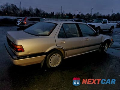 Trzecie zdjęcie samochodu z tyłu: 1987 HONDA ACCORD LXI VIN:1HGCA5647HA170137 - miniatura