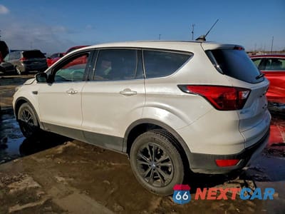 Drugie zdjęcie samochodu z przodu: 2019 FORD ESCAPE SE VIN:1FMCU9GD3KUC57644 - miniatura