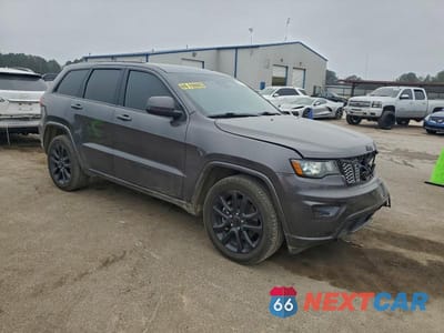 Czwarte zdjęcie samochodu z boku: 2021 JEEP GRAND CHEROKEE LAREDO VIN:1C4RJEAG3MC624652 - miniatura