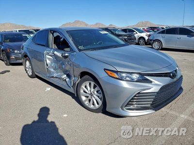 Czwarte zdjęcie samochodu z boku: 2023 TOYOTA CAMRY LE VIN:4T1C11AK9PU185101 - miniatura