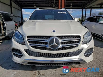 Piąte zdjęcie samochodu w środku: 2016 MERCEDES-BENZ GLE 350 4MATIC VIN:4JGDA5HB7GA797235 - miniatura
