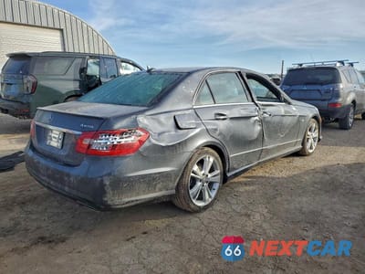 Trzecie zdjęcie samochodu z tyłu: 2012 MERCEDES-BENZ E 350 4MATIC VIN:WDDHF8JB5CA557832 - miniatura