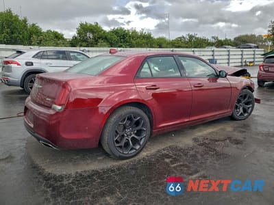 Trzecie zdjęcie samochodu z tyłu: 2019 CHRYSLER 300 S VIN:2C3CCABG5KH654015 - miniatura