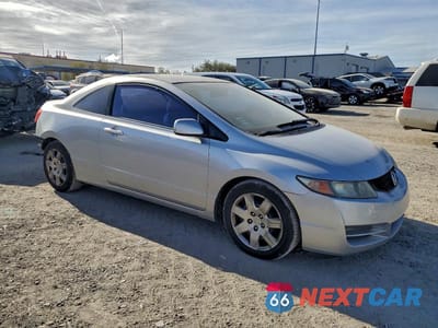 Czwarte zdjęcie samochodu z boku: 2010 HONDA CIVIC LX VIN:2HGFG1B65AH505351 - miniatura