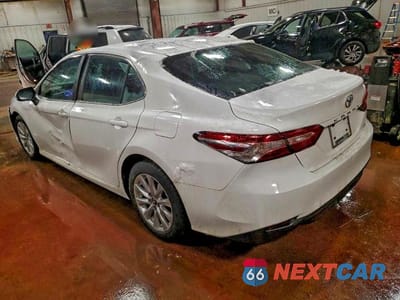 Drugie zdjęcie samochodu z przodu: 2018 TOYOTA CAMRY L VIN:4T1B11HK4JU103364 - miniatura