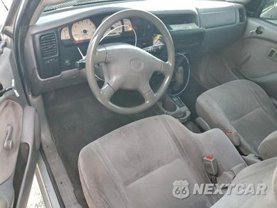 Zdjęcie 8 z 11 samochodu: 2002 TOYOTA TACOMA BASE VIN:5TEVL52N12Z039881 - miniatura