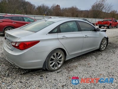 Trzecie zdjęcie samochodu z tyłu: 2013 HYUNDAI SONATA SE VIN:5NPEC4AC7DH790564 - miniatura