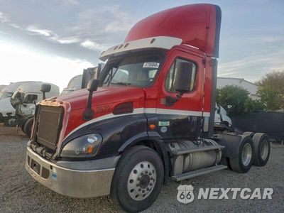Drugie zdjęcie samochodu z przodu: 2017 FREIGHTLINER CASCADIA 113 SEMI TRUCK VIN:1FUJGBDV2HLJF2040 - miniatura