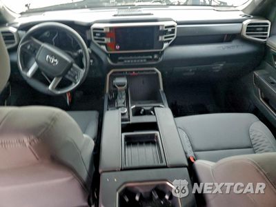 Zdjęcie 8 z 12 samochodu: 2025 TOYOTA TUNDRA CREWMAX SR VIN:5TFLA5DBXSX268079 - miniatura