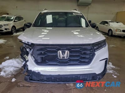 Piąte zdjęcie samochodu w środku: 2025 HONDA PILOT SPORT VIN:5FNYG1H35SB020039 - miniatura