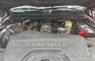 Zdjęcie 7 z 11 samochodu: 2022 RAM 3500 LARAMIE VIN:3C63RRJL6NG103613 - miniatura