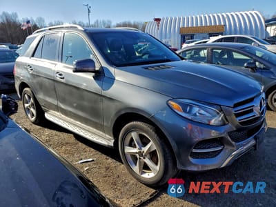 Czwarte zdjęcie samochodu z boku: 2017 MERCEDES-BENZ GLE 350 4MATIC VIN:4JGDA5HB0HA913926 - miniatura