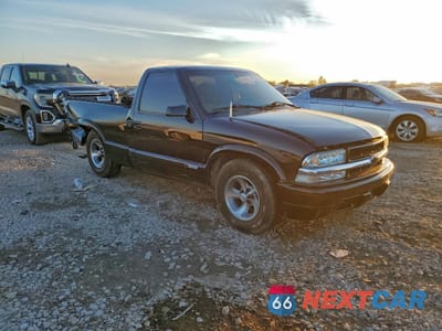 Czwarte zdjęcie samochodu z boku: 2003 CHEVROLET S TRUCK S10 VIN:1GCCS14H738247969 - miniatura