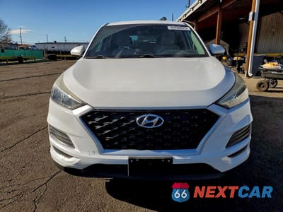 Piąte zdjęcie samochodu w środku: 2019 HYUNDAI TUCSON SE VIN:KM8J2CA45KU920179 - miniatura