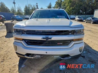 Piąte zdjęcie samochodu w środku: 2017 CHEVROLET SILVERADO K1500 LT VIN:3GCUKREC8HG164655 - miniatura