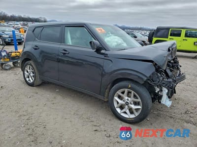 Czwarte zdjęcie samochodu z boku: 2023 KIA SOUL LX VIN:KNDJ23AU6P7856048 - miniatura