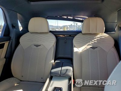 Zdjęcie 10 z 13 samochodu: 2023 BENTLEY BENTAYGA VIN:SJAHT2ZV7PC019773 - miniatura