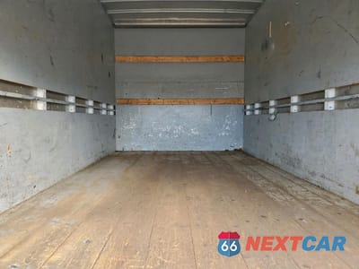 Zdjęcie 10 z 13 samochodu: 2013 GMC SAVANA BOX TRUCK VIN:1GD072BA1D1117899 - miniatura