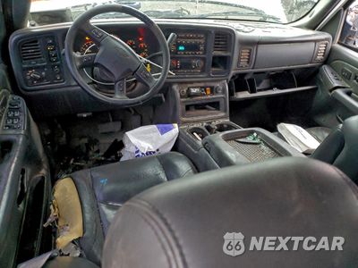 Zdjęcie 8 z 12 samochodu: 2005 CHEVROLET SILVERADO K3500 VIN:1GCJK33275F884925 - miniatura