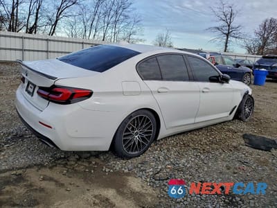 Trzecie zdjęcie samochodu z tyłu: 2021 BMW 530 XI VIN:WBA13BJ08MCF71147 - miniatura